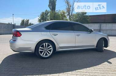 Седан Volkswagen Passat 2016 в Днепре