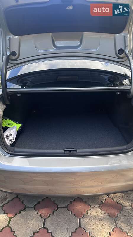 Седан Volkswagen Passat 2012 в Запорожье