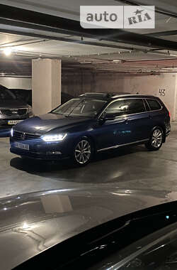 Универсал Volkswagen Passat 2015 в Киеве