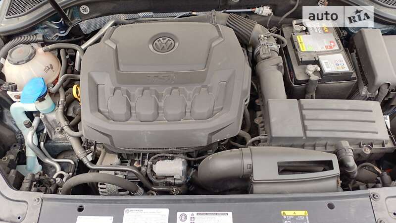 Седан Volkswagen Passat 2018 в Днепре