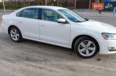 Седан Volkswagen Passat 2015 в Киеве