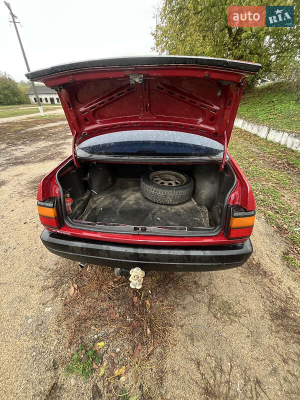 Седан Volkswagen Passat 1991 в Богуславе