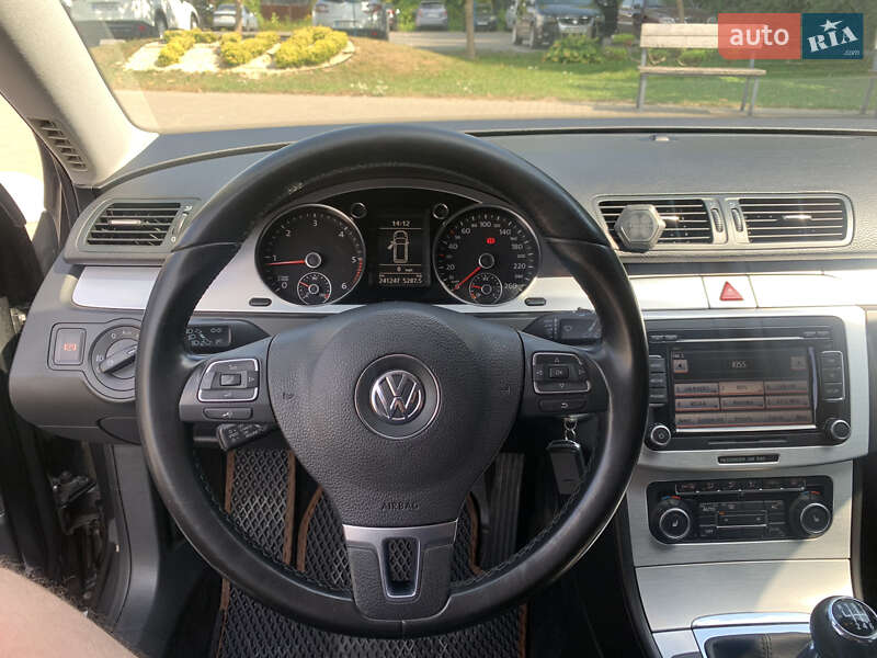 Универсал Volkswagen Passat 2010 в Львове