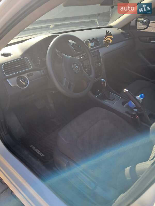 Седан Volkswagen Passat 2012 в Тернополе