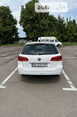 Універсал Volkswagen Passat 2011 в Рівному