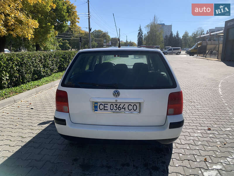 Універсал Volkswagen Passat 1998 в Чернівцях