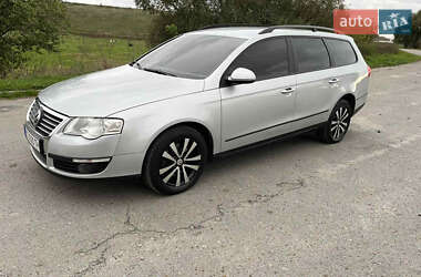 Универсал Volkswagen Passat 2005 в Теофиполе