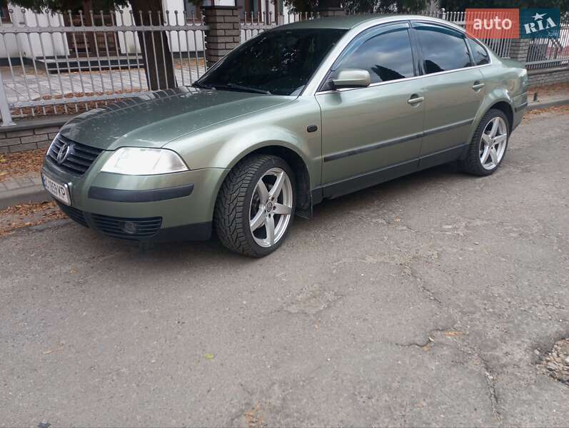 Седан Volkswagen Passat 2001 в Львове