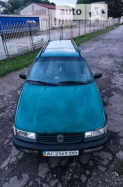 Універсал Volkswagen Passat 1994 в Володимир-Волинському