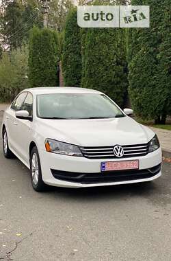 Седан Volkswagen Passat 2014 в Києві