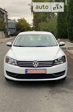 Седан Volkswagen Passat 2014 в Киеве