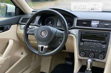 Седан Volkswagen Passat 2014 в Киеве