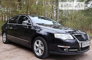 Седан Volkswagen Passat 2010 в Житомирі