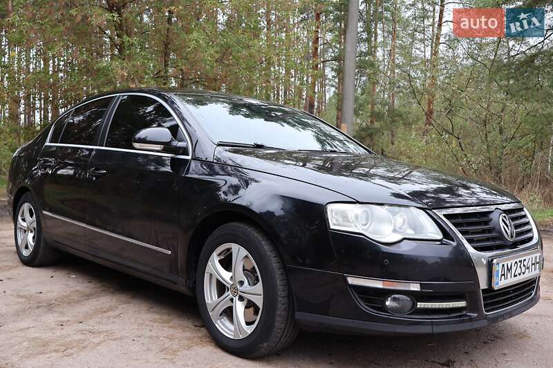 Седан Volkswagen Passat 2010 в Житомире