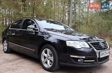 Седан Volkswagen Passat 2010 в Житомире