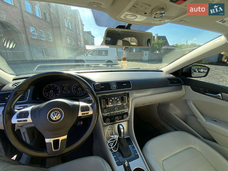 Седан Volkswagen Passat 2014 в Луцке