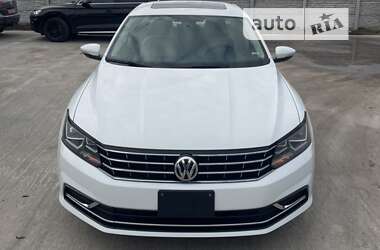 Седан Volkswagen Passat 2018 в Лубнах