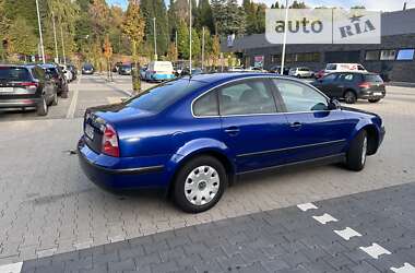 Седан Volkswagen Passat 2003 в Львове