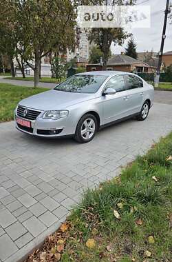 Седан Volkswagen Passat 2008 в Виннице