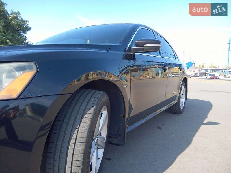 Седан Volkswagen Passat 2013 в Харькове