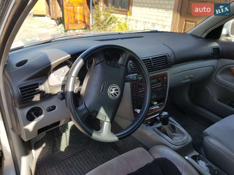 Универсал Volkswagen Passat 2001 в Полонном