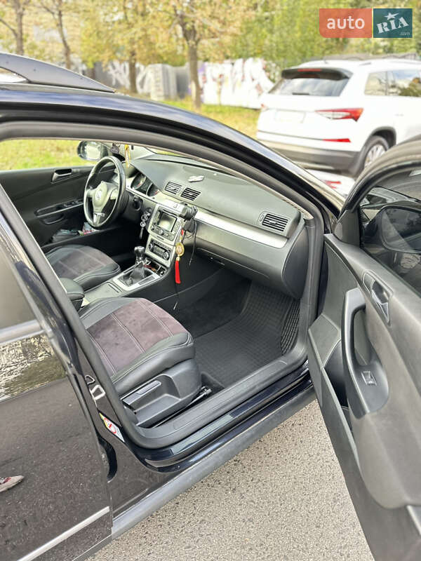 Универсал Volkswagen Passat 2010 в Киеве