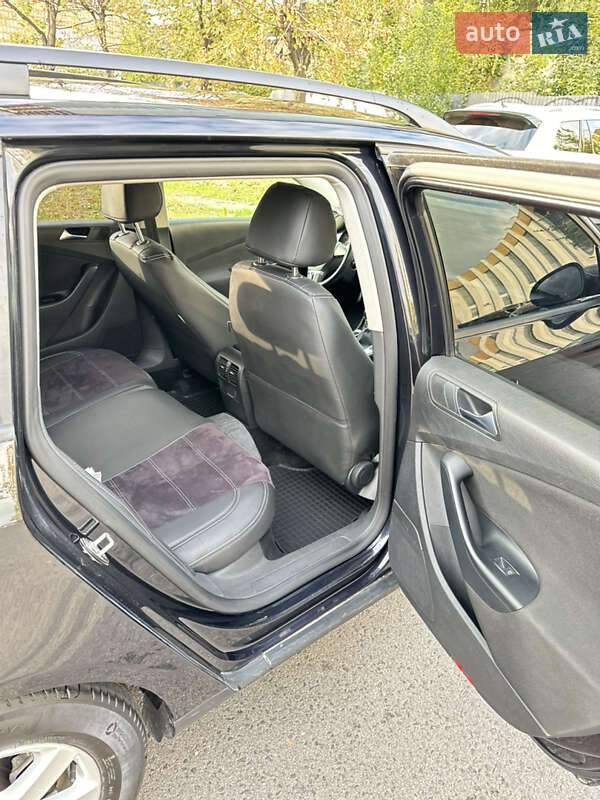 Универсал Volkswagen Passat 2010 в Киеве