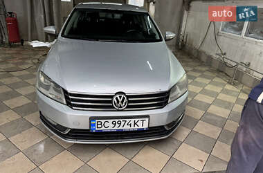 Седан Volkswagen Passat 2011 в Львове