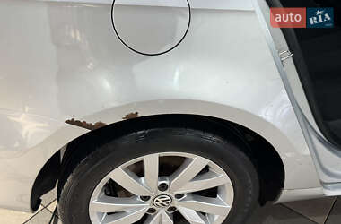 Седан Volkswagen Passat 2011 в Львове