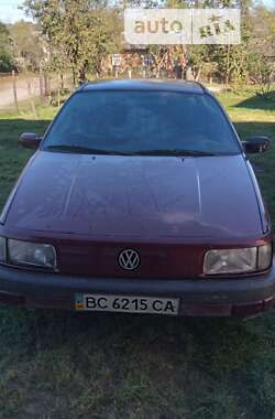 Седан Volkswagen Passat 1993 в Львові