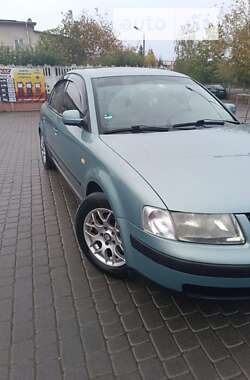 Седан Volkswagen Passat 1999 в Івано-Франківську