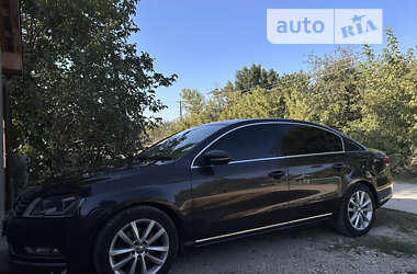 Седан Volkswagen Passat 2011 в Сатанові