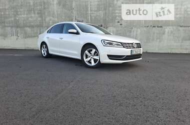 Седан Volkswagen Passat 2014 в Львове