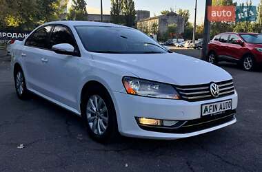 Седан Volkswagen Passat 2011 в Киеве