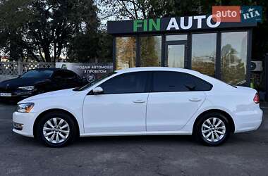 Седан Volkswagen Passat 2011 в Киеве