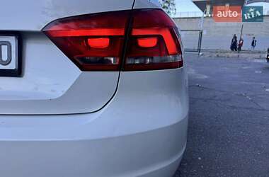 Седан Volkswagen Passat 2011 в Киеве