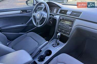 Седан Volkswagen Passat 2011 в Киеве