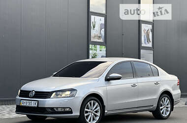 Седан Volkswagen Passat 2013 в Киеве