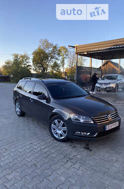 Універсал Volkswagen Passat 2012 в Чернівцях