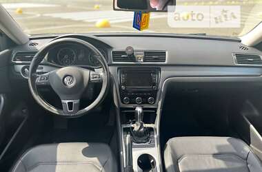 Седан Volkswagen Passat 2013 в Києві