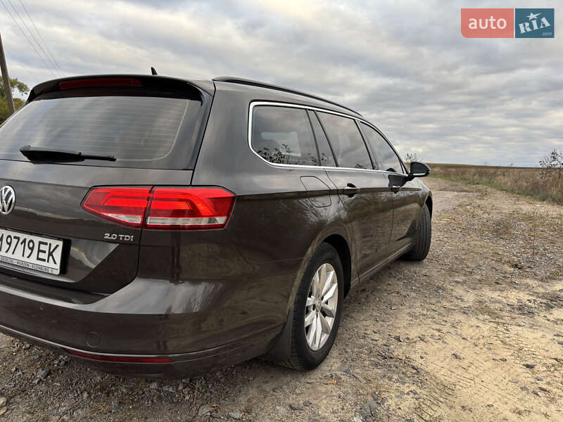 Универсал Volkswagen Passat 2017 в Житомире