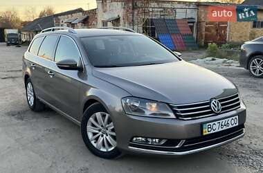 Універсал Volkswagen Passat 2011 в Дрогобичі