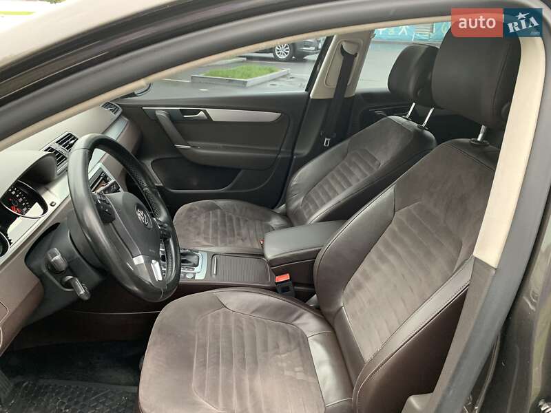 Седан Volkswagen Passat 2012 в Днепре