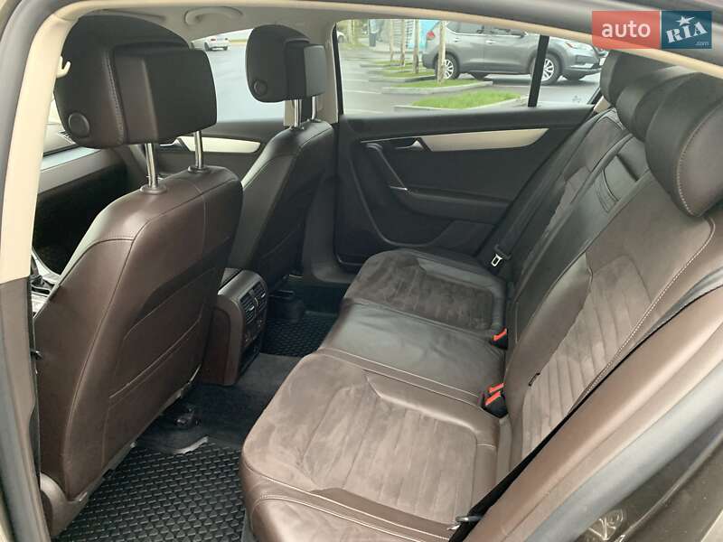 Седан Volkswagen Passat 2012 в Днепре