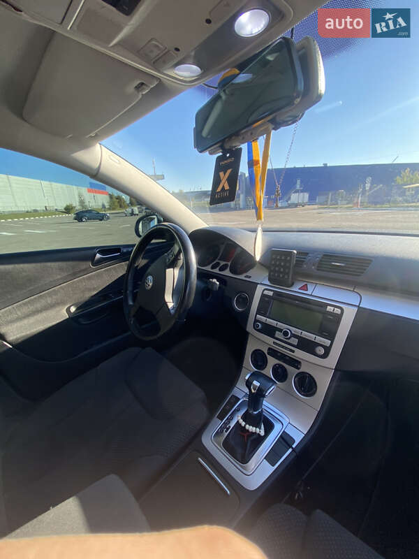 Універсал Volkswagen Passat 2008 в Рівному