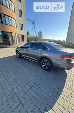 Седан Volkswagen Passat 2021 в Киеве