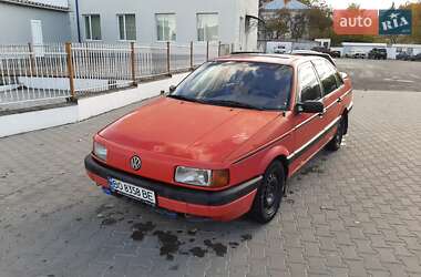 Седан Volkswagen Passat 1990 в Бучаче