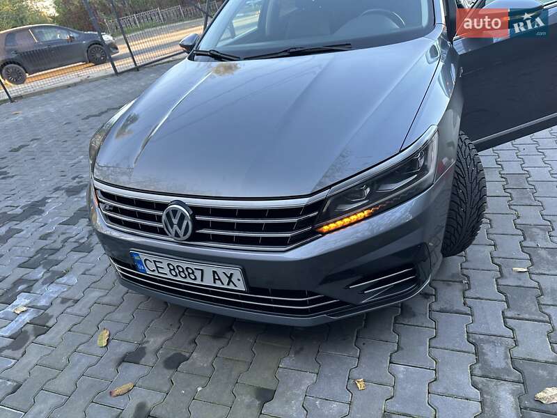 Седан Volkswagen Passat 2017 в Черновцах