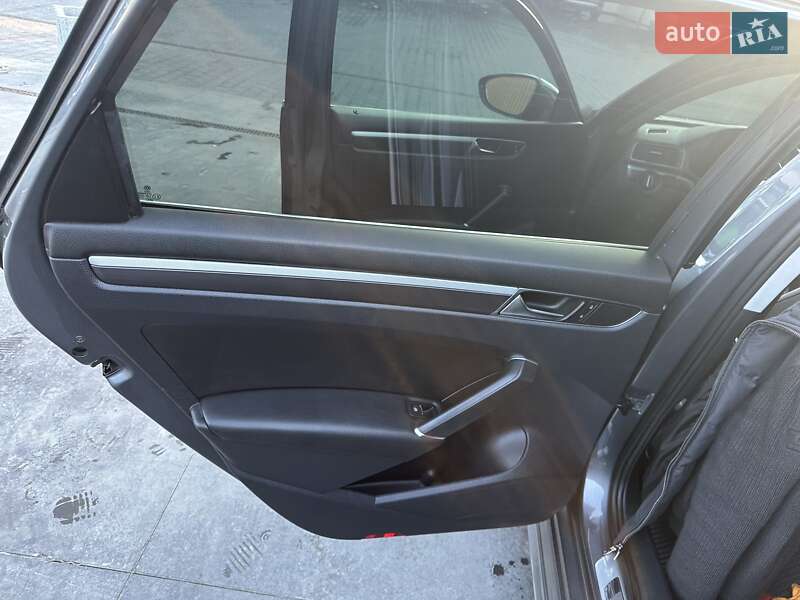 Седан Volkswagen Passat 2017 в Черновцах