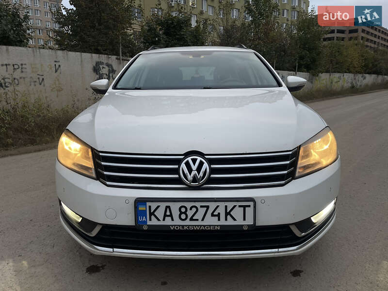 Универсал Volkswagen Passat 2012 в Киеве